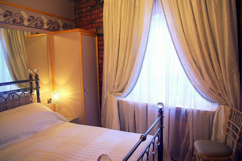 Crown House Suites Halifax Værelse billede