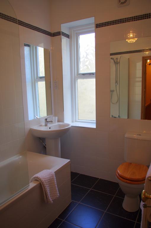 Crown House Suites Halifax Værelse billede